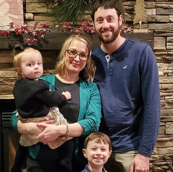 Meet your Posher, Stephanie - Picture 1 of 1